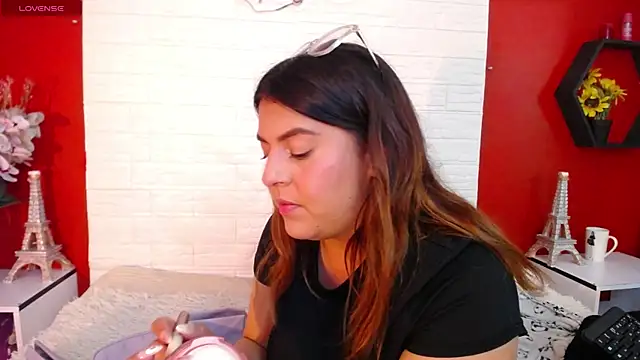  poison sweet online show from November 11, 2025, 6:30 pm