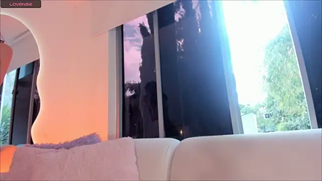 Megan-holly online show from November 2, 2025, 5:26 pm