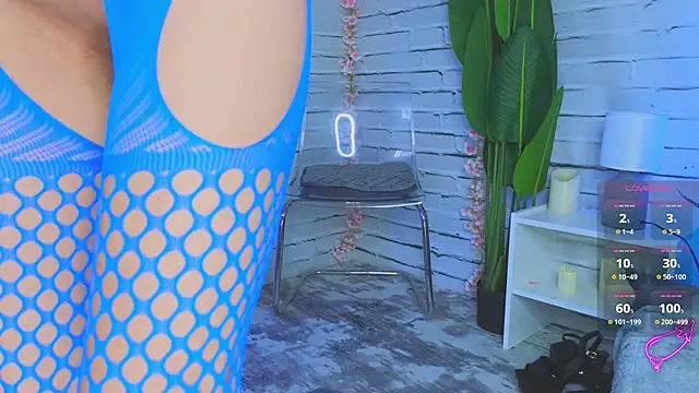 Snapshot of Milana_Sapphire chatting on February 20, 2025, 10:48 am Milana Sapphire online show from February 20, 2025, 10:48 am