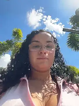 Electra doll  online show from November 25, 2025, 5:24 pm