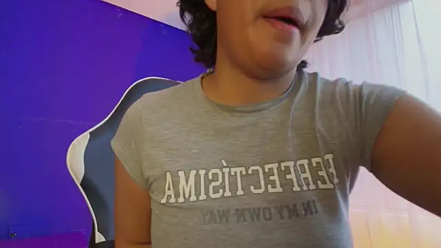 Emmapark  online show from February 19, 2026, 6:37 pm