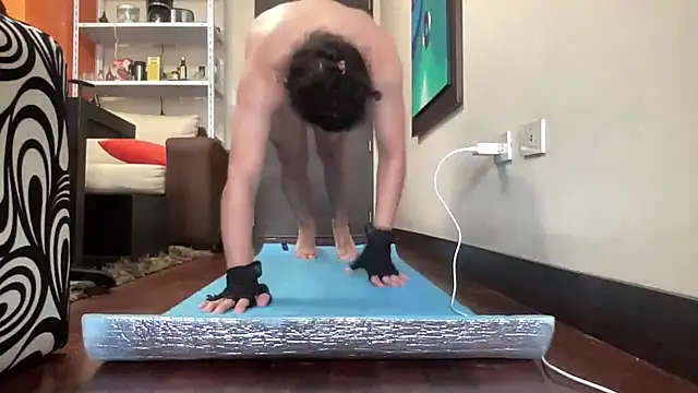 Snapshot of littlelatinhunter chatting on February 11, 2026, 12:32 pm littlelatinhunter online show from February 11, 2026, 12:32 pm