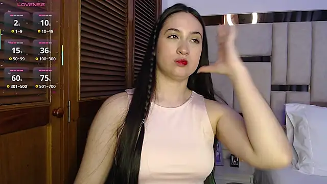 sofiaduque 26 online show from May 22, 2026, 7:52 pm