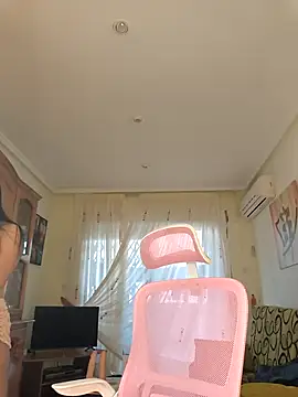 bella apont online show from February 11, 2025, 7:12 am