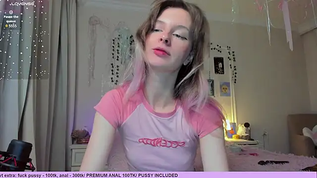 Neko kitsune1 online show from December 16, 2025, 6:13 pm