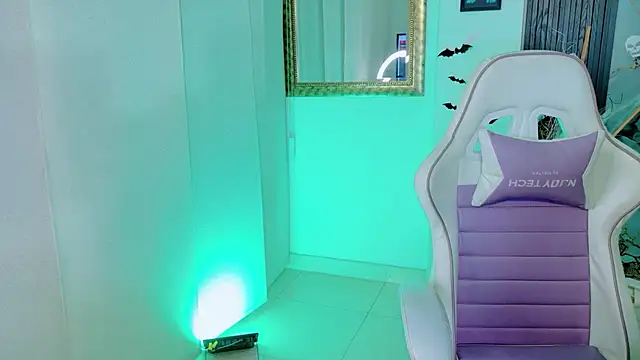 Madison Jackson online show from April 11, 2026, 7:07 pm