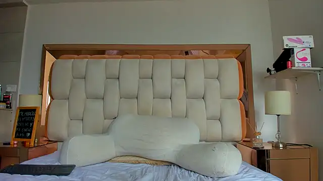 emilyparkerr01 online show from March 14, 2025, 2:41 pm