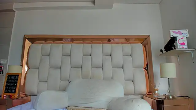 emilyparkerr01 online show from March 15, 2025, 3:27 pm