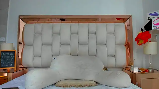 emilyparkerr01 online show from October 10, 2025, 9:47 pm