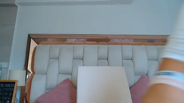 emilyparkerr01 online show from November 4, 2025, 9:14 pm