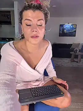 Georgiafox online show from July 13, 2026, 2:58 am