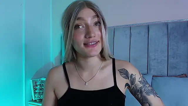 Snapshot of Giaa_Ross chatting on January 10, 2025, 2:55 pm Giaa Ross online show from January 10, 2025, 2:55 pm