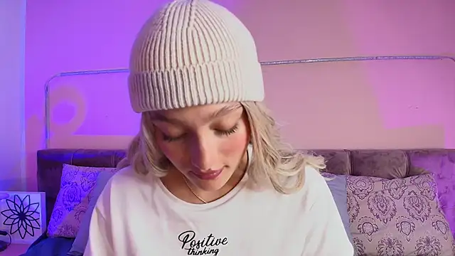 Snapshot of Giaa_Ross chatting on January 27, 2025, 2:35 pm Giaa Ross online show from January 27, 2025, 2:35 pm