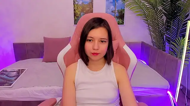 Snapshot of Lina_Brownie chatting on February 19, 2025, 4:55 am Lina Brownie online show from February 19, 2025, 4:55 am