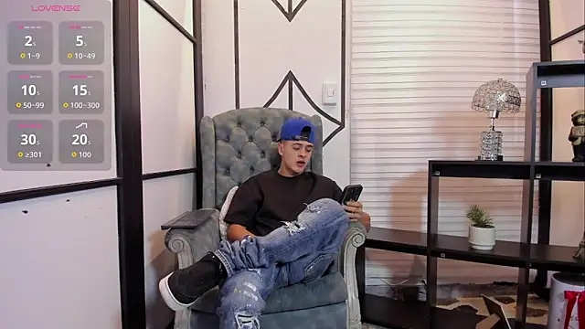 Snapshot of JuniorMorris_ chatting on September 30, 2025, 9:53 pm JuniorMorris online show from September 30, 2025, 9:53 pm