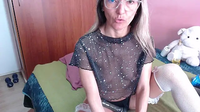 Snapshot of Susanlover chatting on January 7, 2025, 6:45 pm Susanlover online show from January 7, 2025, 6:45 pm