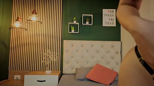 madison little  online show from September 14, 2025, 4:50 pm