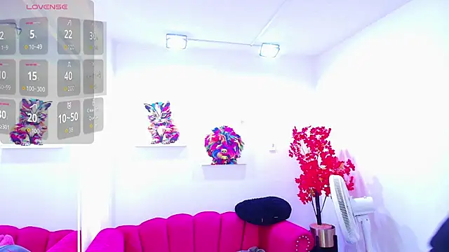 Miss dolly  online show from April 9, 2026, 12:32 pm