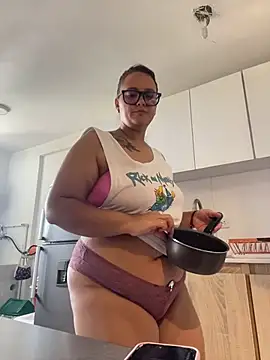 keirabbw online show from May 15, 2026, 5:31 pm