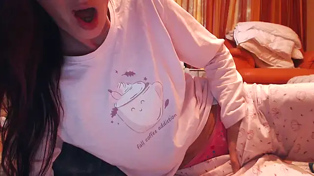 Snapshot of LovelyAndraGirl chatting on October 15, 2025, 12:16 pm LovelyAndraGirl online show from October 15, 2025, 12:16 pm