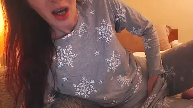 LovelyAndraGirl online show from February 4, 2026, 2:45 pm