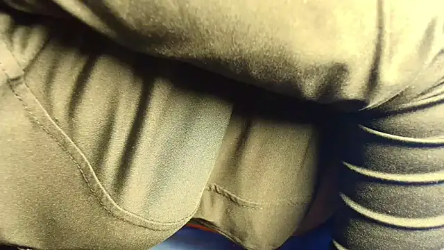 t-NaughtyLicia online show from October 29, 2025, 4:15 am