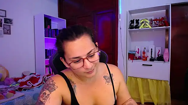 Snapshot of Amarantha_666 chatting on December 3, 2024, 10:18 pm Amarantha 666 online show from December 3, 2024, 10:18 pm