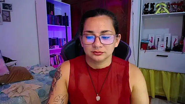 Snapshot of Amarantha_666 chatting on December 10, 2024, 1:32 am Amarantha 666 online show from December 10, 2024, 1:32 am