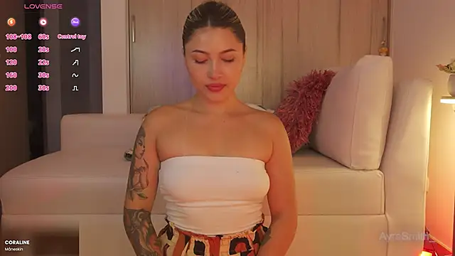 Snapshot of AyraSmith_ chatting on February 20, 2025, 10:59 pm AyraSmith online show from February 20, 2025, 10:59 pm