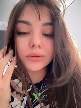 NikaMur online show from April 21, 2026, 3:24 am