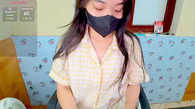   Saphia   online show from April 8, 2026, 12:43 am