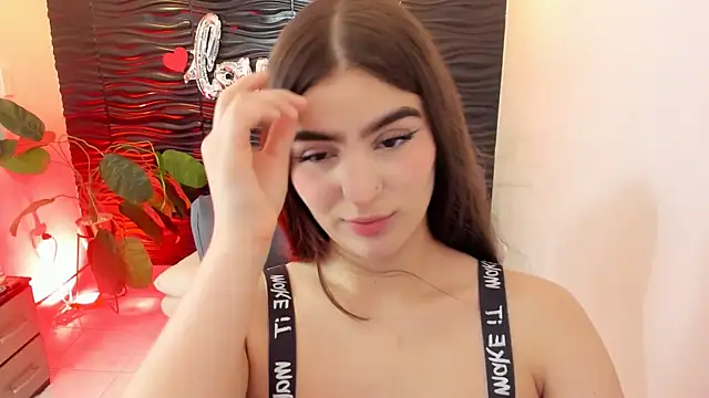 Snapshot of sofia_44 chatting on October 6, 2025, 1:52 pm sofia 44 online show from October 6, 2025, 1:52 pm