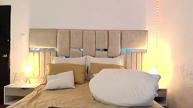 KimGeorgia  online show from November 28, 2025, 12:13 am