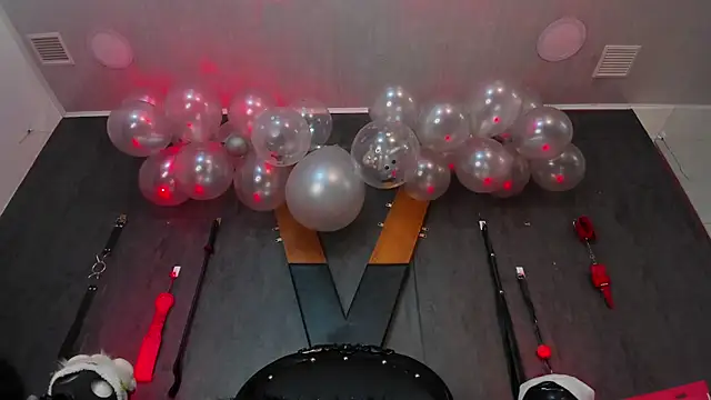 CharlotteScotte online show from December 19, 2024, 12:34 pm