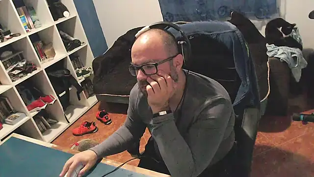 ravingr4d4 online show from October 29, 2025, 11:28 pm