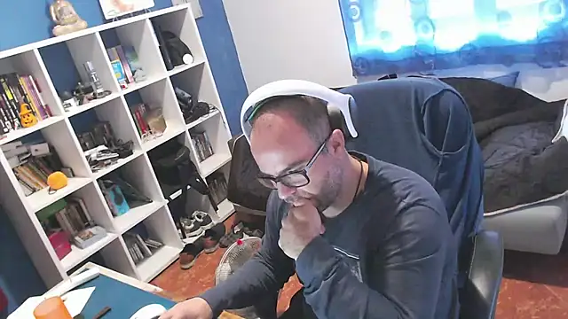 ravingr4d4 online show from November 7, 2025, 11:54 am