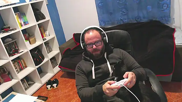 ravingr4d4 online show from December 13, 2025, 9:31 pm