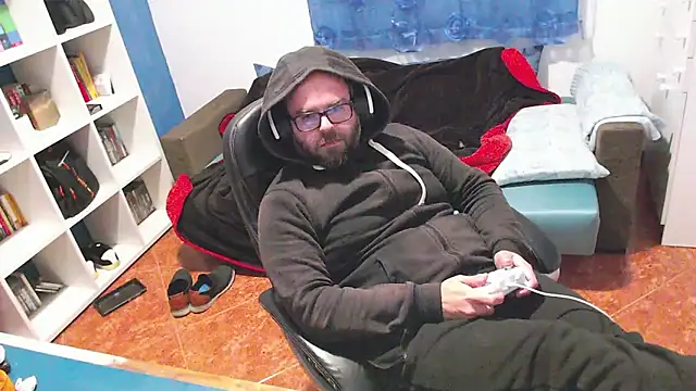 ravingr4d4 online show from December 14, 2025, 10:36 pm