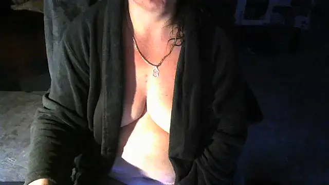 Snapshot of Silvia2277 chatting on February 10, 2025, 8:10 pm Silvia2277 online show from February 10, 2025, 8:10 pm