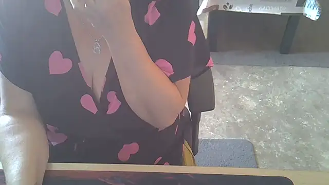 Snapshot of Silvia2277 chatting on September 23, 2025, 9:01 am Silvia2277 online show from September 23, 2025, 9:01 am