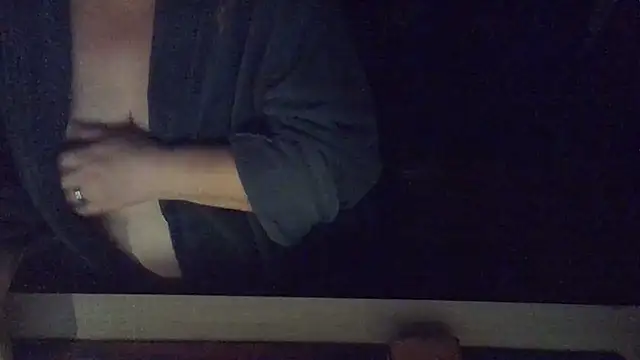 Snapshot of Silvia2277 chatting on October 15, 2025, 9:48 pm Silvia2277 online show from October 15, 2025, 9:48 pm