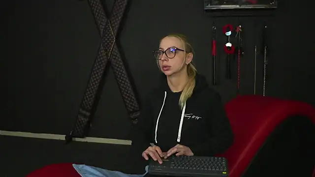 Snapshot of CelineConner chatting on February 6, 2025, 5:14 am CelineConner online show from February 6, 2025, 5:14 am