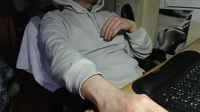 Red75xxx online show from March 1, 2026, 4:53 pm