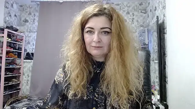 Snapshot of Helen1974 chatting on January 15, 2025, 11:43 am Helen1974 online show from January 15, 2025, 11:43 am