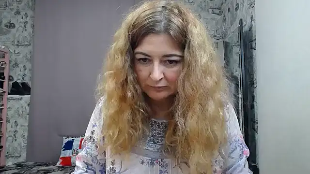 Snapshot of Helen1974 chatting on January 30, 2025, 8:21 pm Helen1974 online show from January 30, 2025, 8:21 pm