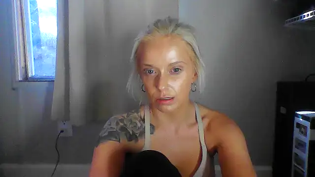 Snapshot of jaidenangel chatting on April 10, 2026, 12:10 pm jaidenangel online show from April 10, 2026, 12:10 pm