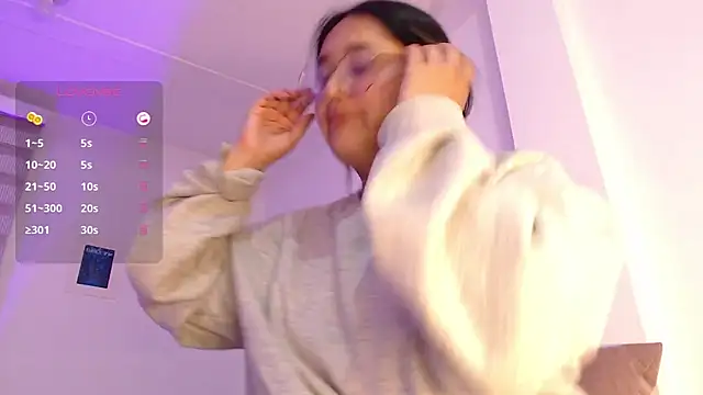 Megan FE online show from October 4, 2025, 3:37 am