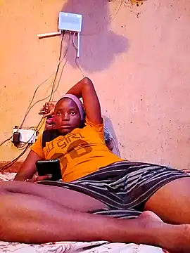 cute naimah online show from November 17, 2025, 5:19 pm