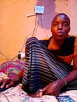 cute naimah online show from November 18, 2025, 5:28 pm