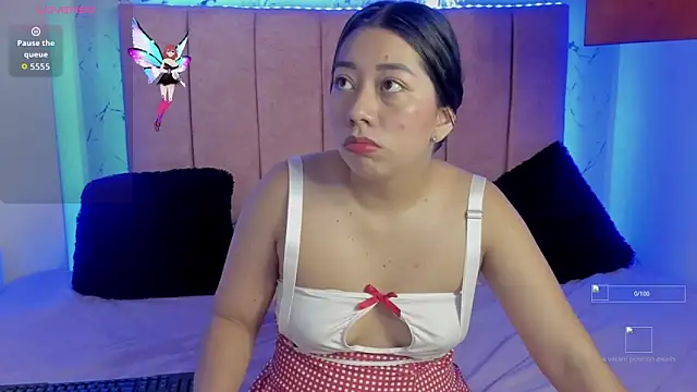 sexylaurita online show from November 19, 2025, 3:56 pm